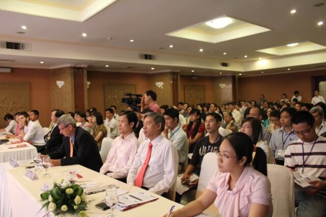 “MBA-MCI Program” Information session attracts young businessmen in HCMC